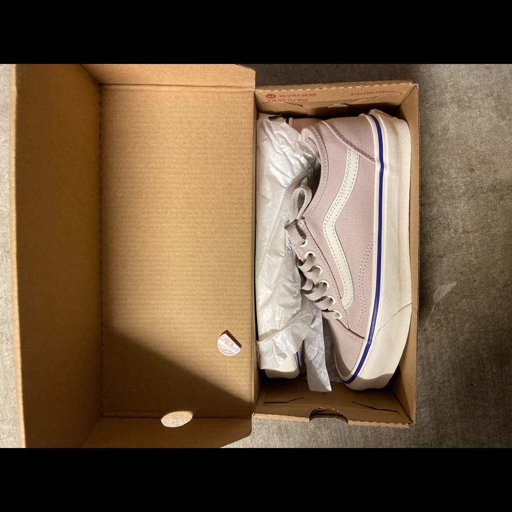 New vans lilac shoes 6.5 Vans Retro Cali Old Skool Tapered Sneakers Hushed